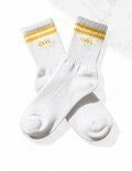 MEIA SPORTY BRANCA COM LISTRAS E LOGO AMARELO