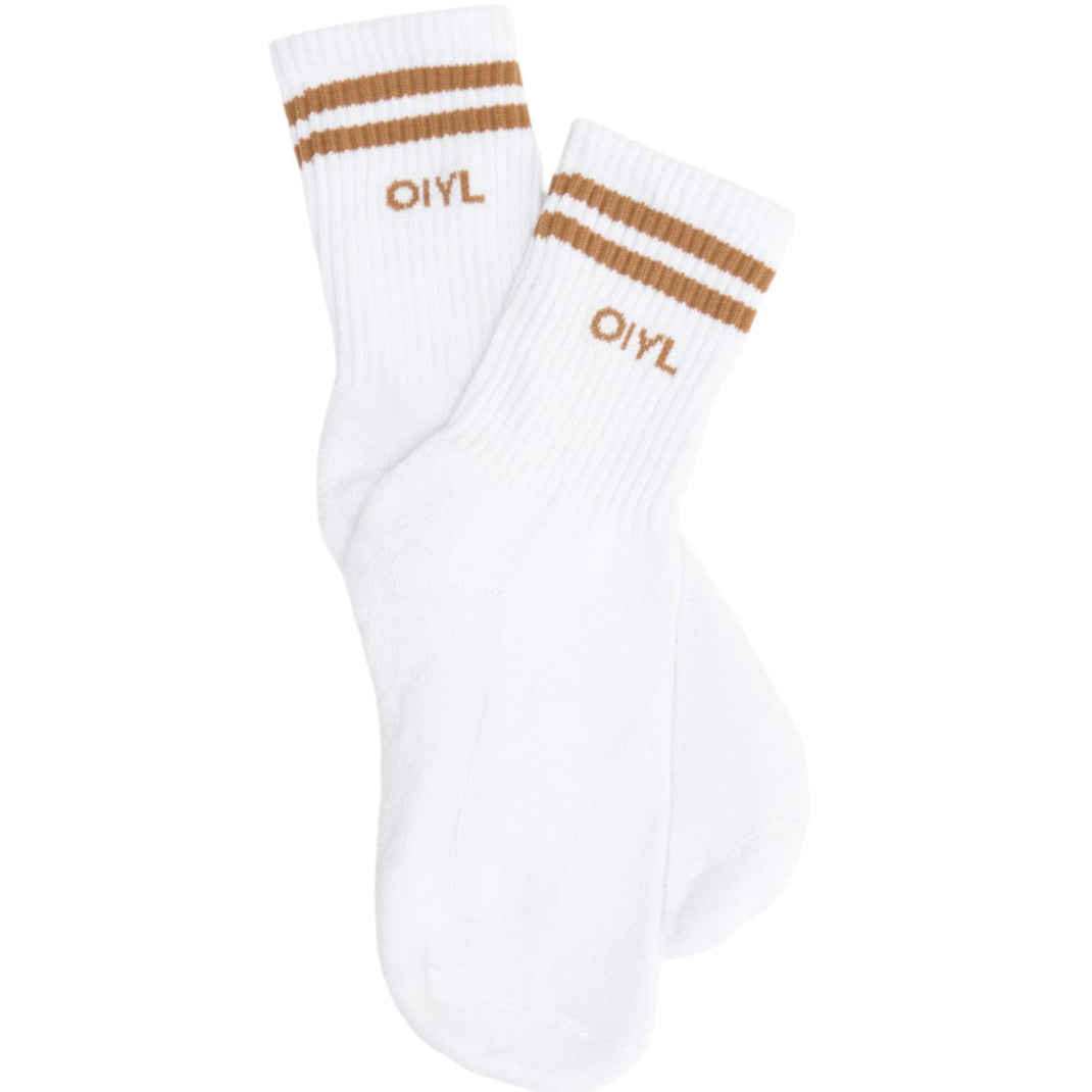 MEIA SPORTY BRANCA COM LISTRAS E LOGO CARAMELO