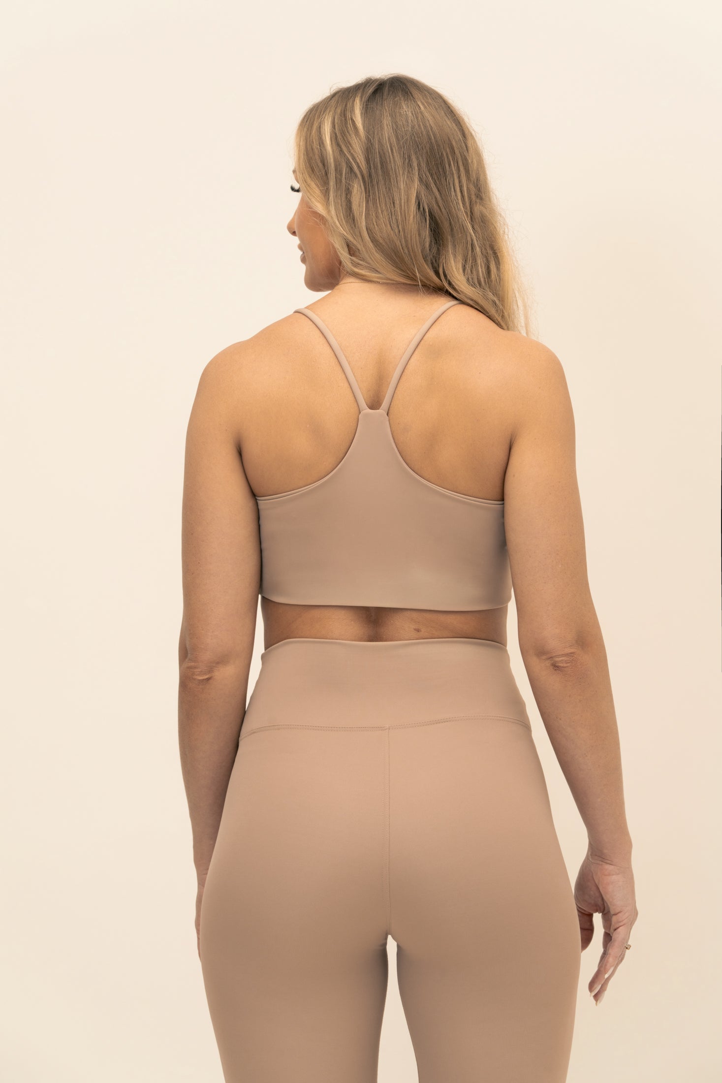 TOP LIA - Mocha Mousse